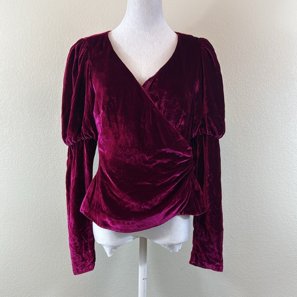 Cinq a‎ Sept Elegant Velvet Wrap Top Magenta Size Small
